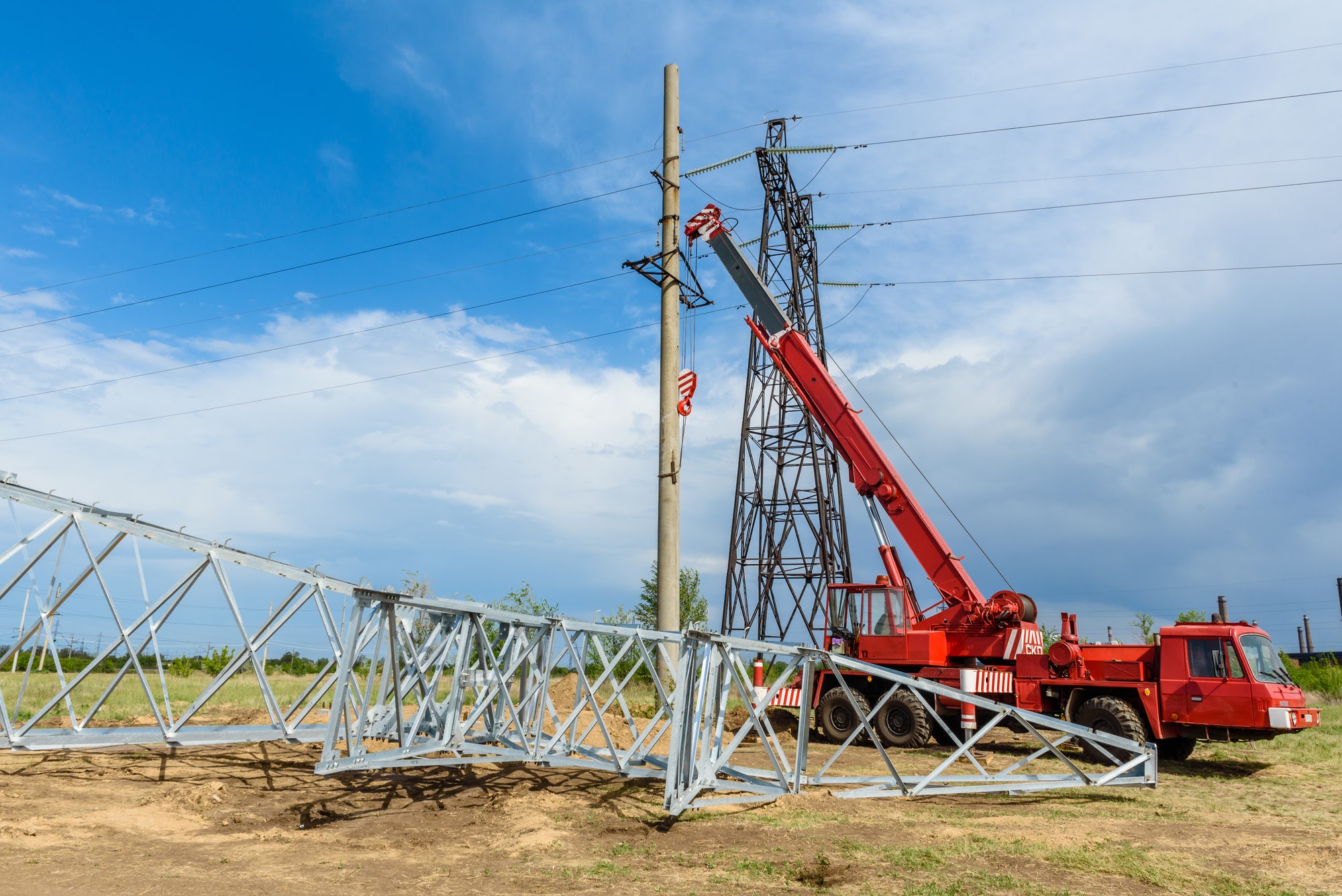 Installation of column for high-voltage electricity line